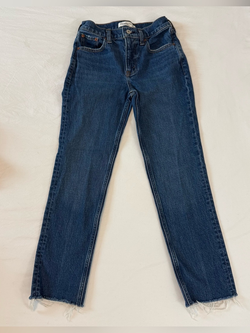 Abercrombie & Fitch 90s Straight Mid Rise Jeans Size 24 Dark Wash Raw Hem